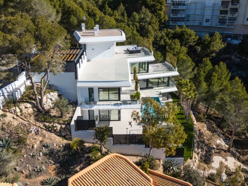 4 bedroom Villa for sale in Altea la Vella with pool garage - € 2,250,000 (Ref: 8175011)