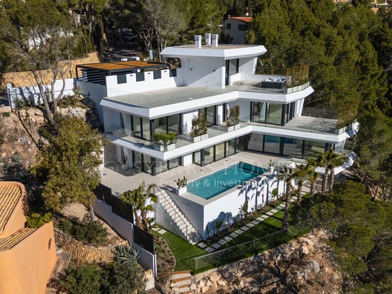 4 bedroom Villa for sale in Altea la Vella with pool garage - € 2,250,000 (Ref: 8175011)