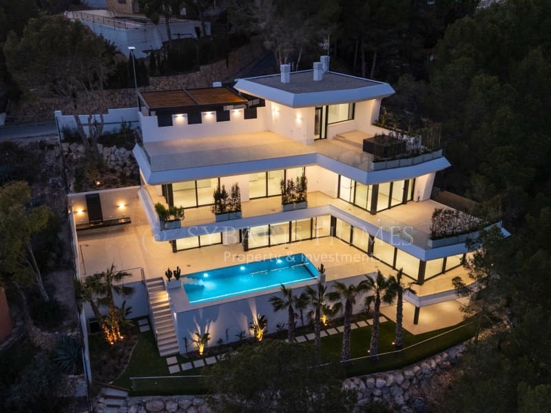 4 bedroom Villa for sale in Altea la Vella with pool garage - € 2,250,000 (Ref: 8175011)
