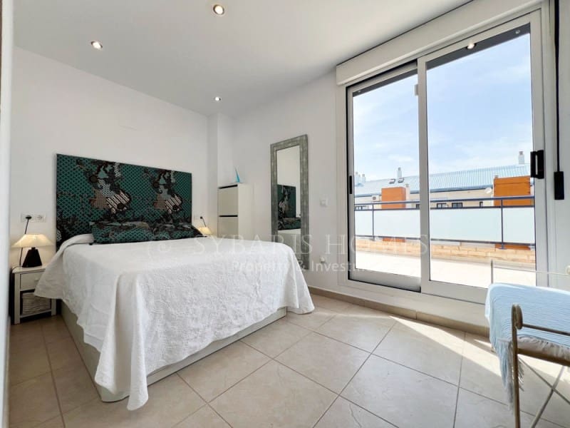 3 slaapkamer Penthouse voor vakantieverhuur in Denia met zwembad garage - € 1.250 (Ref: 8322842)