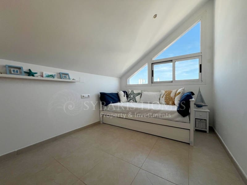 3 slaapkamer Penthouse voor vakantieverhuur in Denia met zwembad garage - € 1.250 (Ref: 8322842)