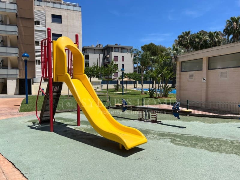 3 slaapkamer Penthouse voor vakantieverhuur in Denia met zwembad garage - € 1.250 (Ref: 8322842)