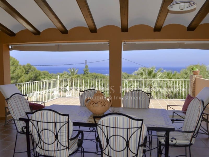 4 sypialnia Willa na sprzedaż w Denia z basenem garażem - 795 000 € (Ref: 8334745)