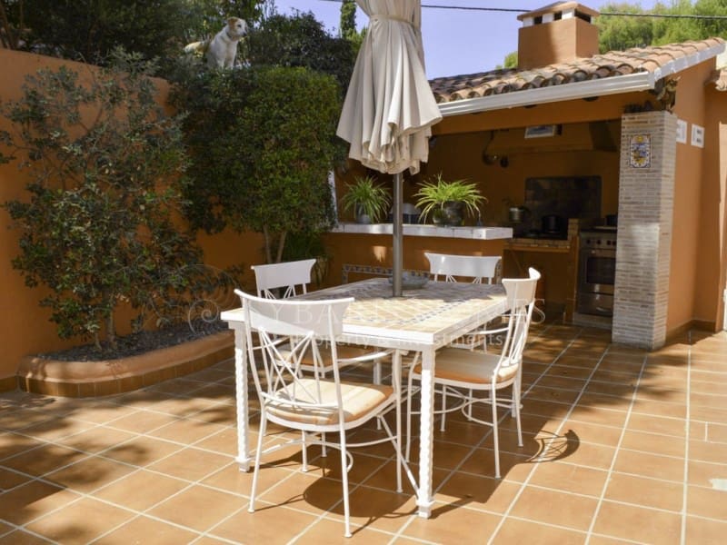 4 sypialnia Willa na sprzedaż w Denia z basenem garażem - 795 000 € (Ref: 8334745)