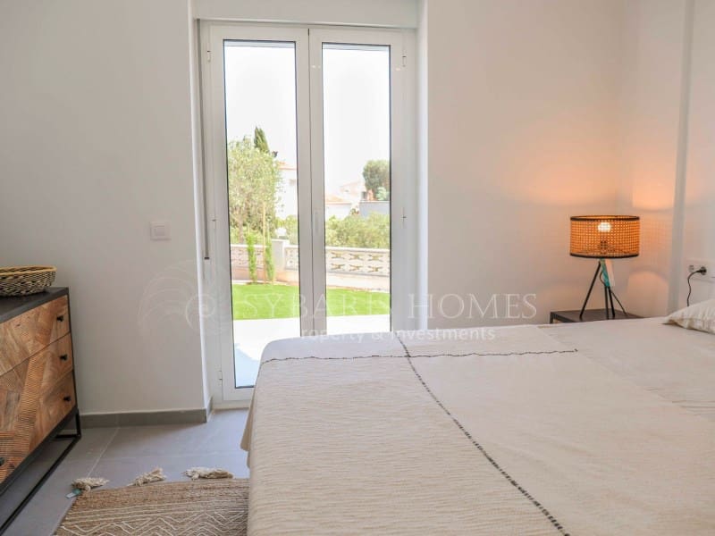 1 soverom Leilighet til salgs i Denia med garasje - € 275 000 (Ref: 8383203)