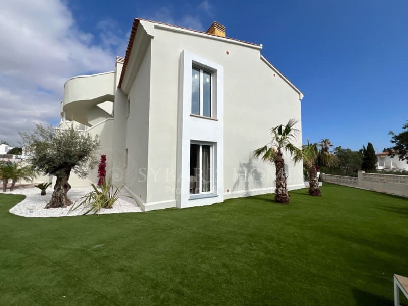 2 soveværelse Lejlighed til salg i Denia med garage - € 389.300 (Ref: 8383204)