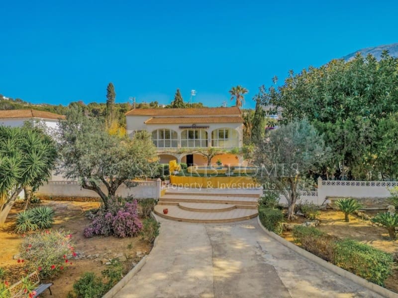 4 sovrum Villa till salu i Denia med garage - 645 000 € (Ref: 8392968)