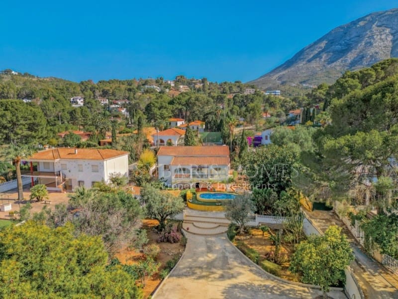 4 sovrum Villa till salu i Denia med garage - 645 000 € (Ref: 8392968)