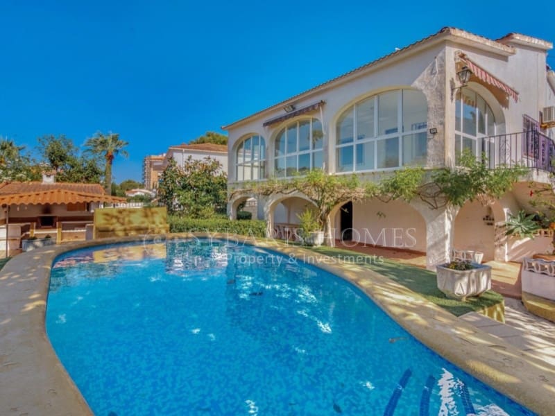 4 sovrum Villa till salu i Denia med garage - 645 000 € (Ref: 8392968)