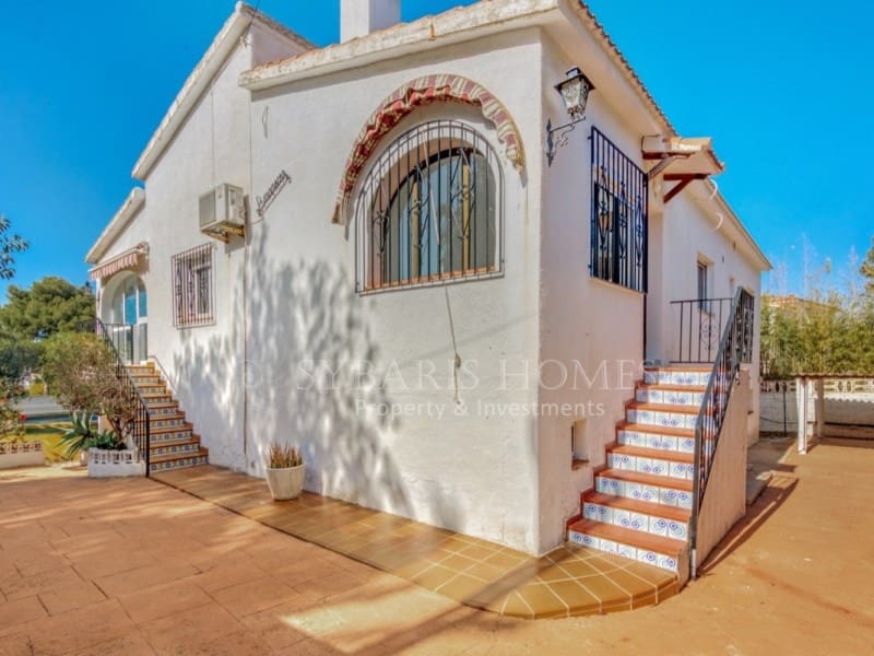 4 sovrum Villa till salu i Denia med garage - 645 000 € (Ref: 8392968)