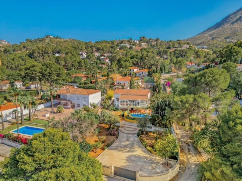 4 sovrum Villa till salu i Denia med garage - 645 000 € (Ref: 8392968)