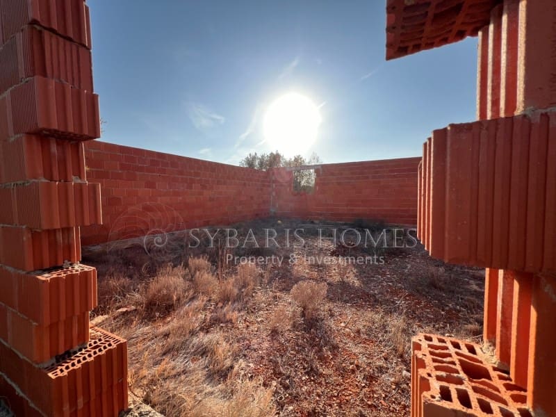 Grunde uden byggetilladelser til salg i Chella - € 100.000 (Ref: 8519273)