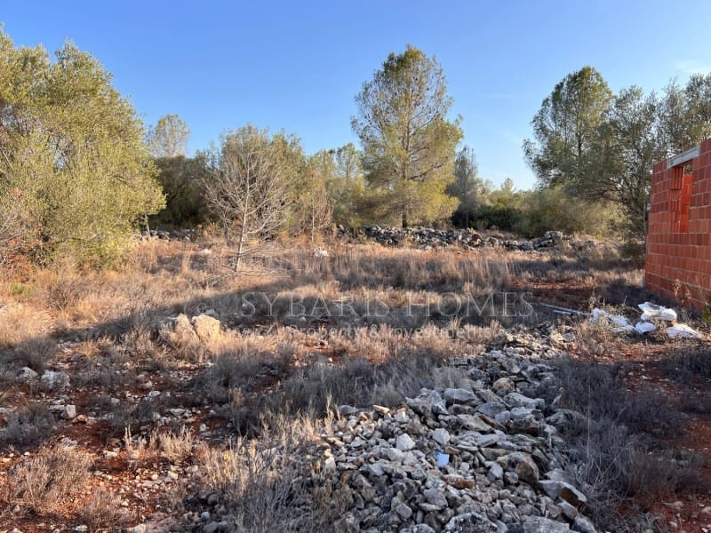 Grunde uden byggetilladelser til salg i Chella - € 100.000 (Ref: 8519273)