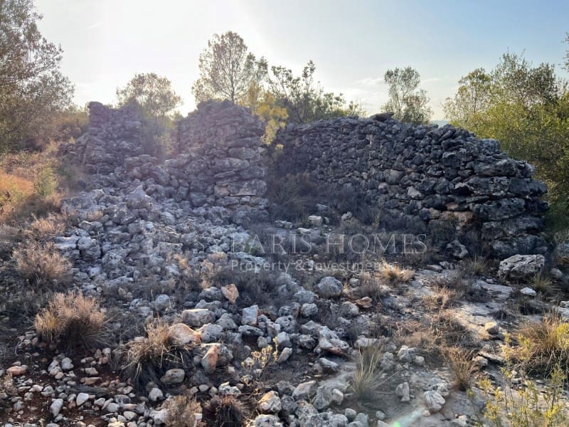 Grunde uden byggetilladelser til salg i Chella - € 100.000 (Ref: 8519273)