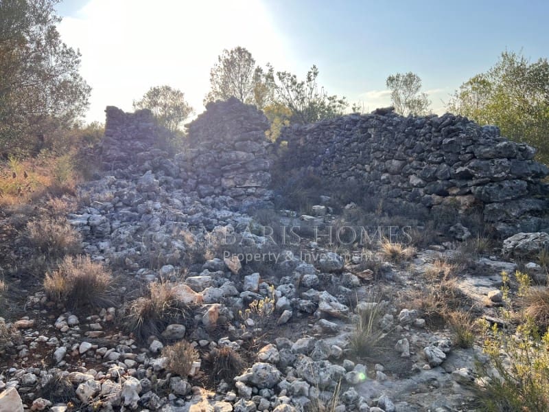 Grunde uden byggetilladelser til salg i Chella - € 100.000 (Ref: 8519273)