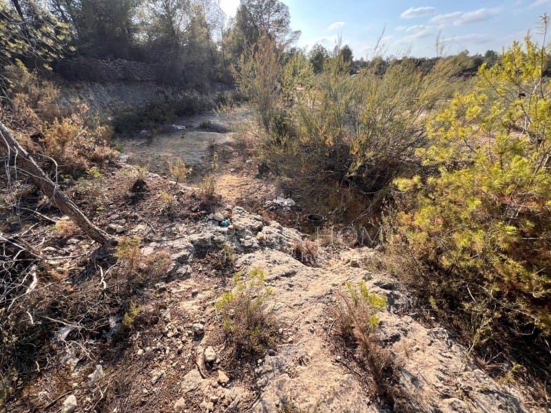 Grunde uden byggetilladelser til salg i Chella - € 100.000 (Ref: 8519273)