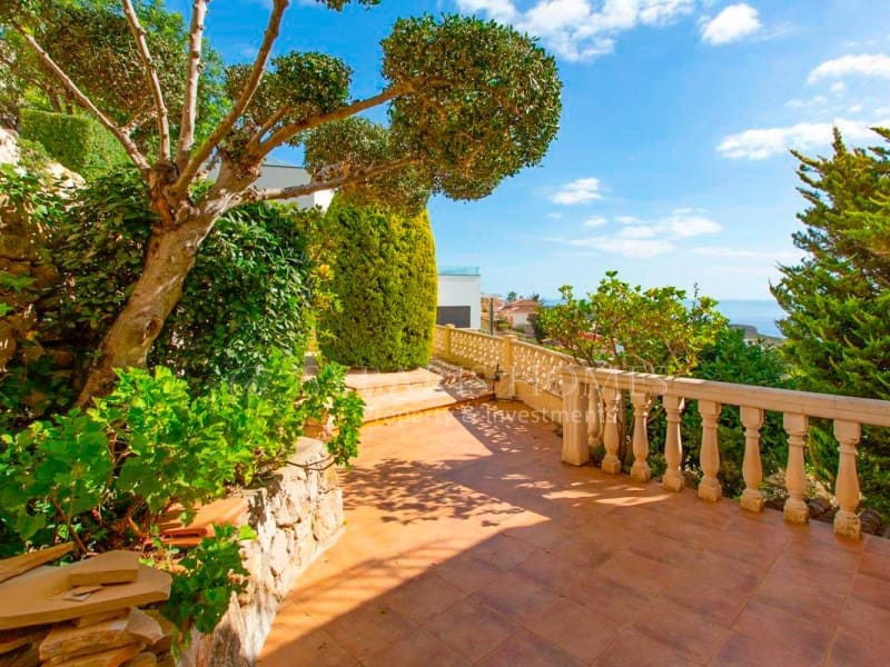 Chalet de 4 habitaciones en Cumbre del Sol en venta con garaje - 697.200 € (Ref: 8537247)