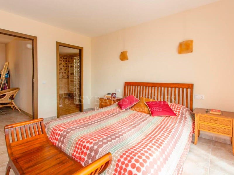 Chalet de 4 habitaciones en Cumbre del Sol en venta con garaje - 697.200 € (Ref: 8537247)