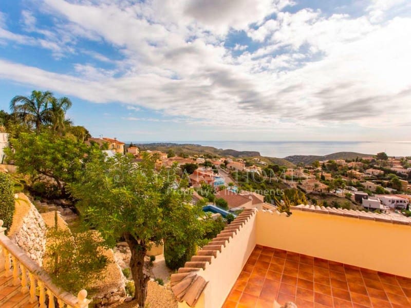 Chalet de 4 habitaciones en Cumbre del Sol en venta con garaje - 697.200 € (Ref: 8537247)