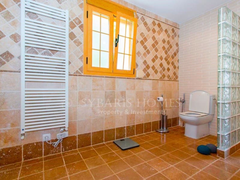 Chalet de 4 habitaciones en Cumbre del Sol en venta con garaje - 697.200 € (Ref: 8537247)