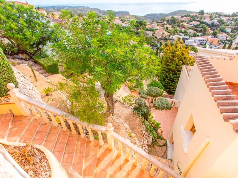 Chalet de 4 habitaciones en Cumbre del Sol en venta con garaje - 697.200 € (Ref: 8537247)