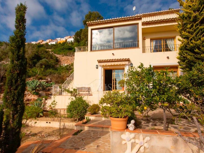 Chalet de 4 habitaciones en Cumbre del Sol en venta con garaje - 697.200 € (Ref: 8537247)