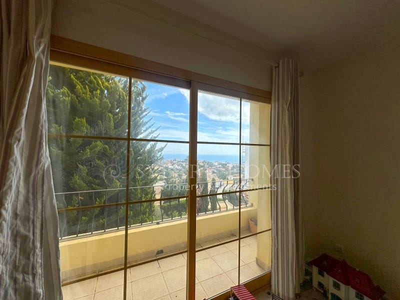 Chalet de 4 habitaciones en Cumbre del Sol en venta con garaje - 697.200 € (Ref: 8537247)