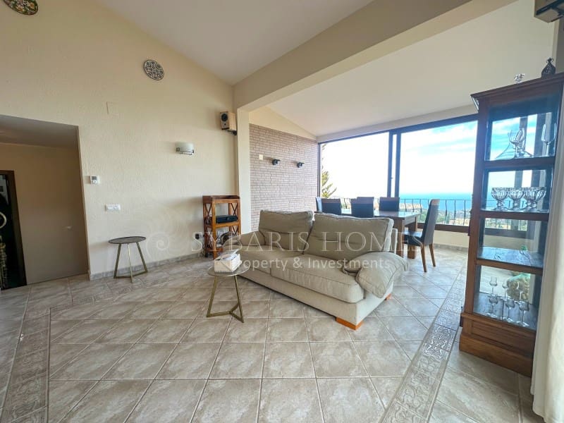 Chalet de 4 habitaciones en Cumbre del Sol en venta con garaje - 697.200 € (Ref: 8537247)