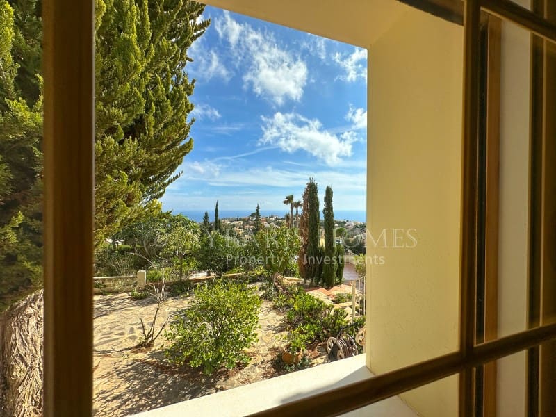 Chalet de 4 habitaciones en Cumbre del Sol en venta con garaje - 697.200 € (Ref: 8537247)