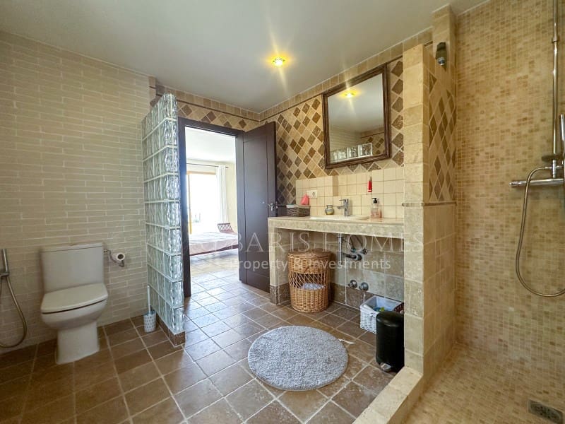 Chalet de 4 habitaciones en Cumbre del Sol en venta con garaje - 697.200 € (Ref: 8537247)