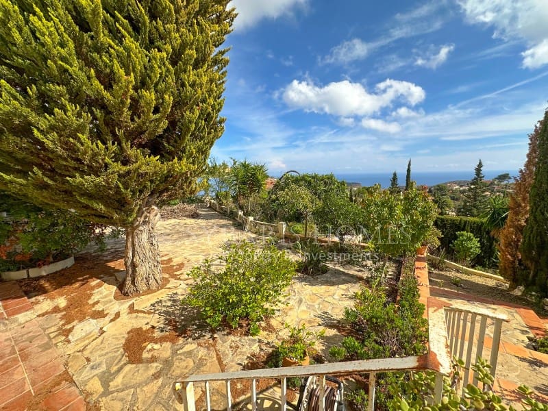 Chalet de 4 habitaciones en Cumbre del Sol en venta con garaje - 697.200 € (Ref: 8537247)