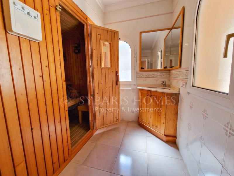 9 sovrum Villa till salu i Pedreguer med garage - 965 000 € (Ref: 8542501)