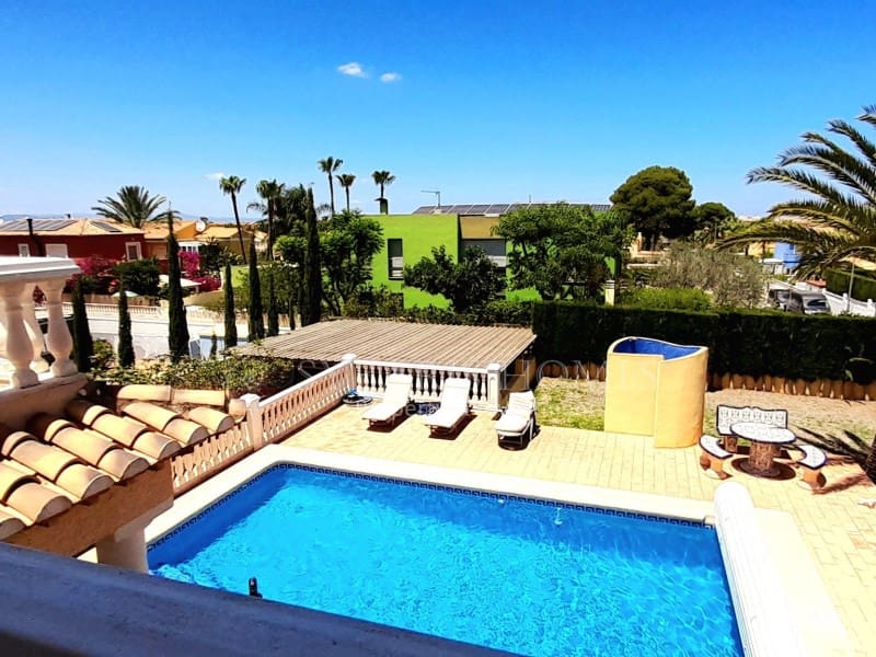 4 chambre Villa/Maison à vendre à Denia avec piscine garage - 650 000 € (Ref: 8580011)