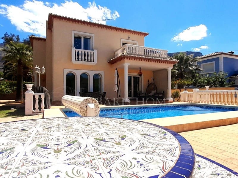 4 chambre Villa/Maison à vendre à Denia avec piscine garage - 650 000 € (Ref: 8580011)