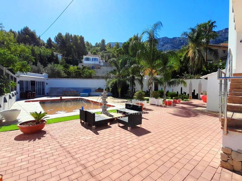 4 slaapkamer Villa te koop in Denia met zwembad garage - € 645.000 (Ref: 8580014)