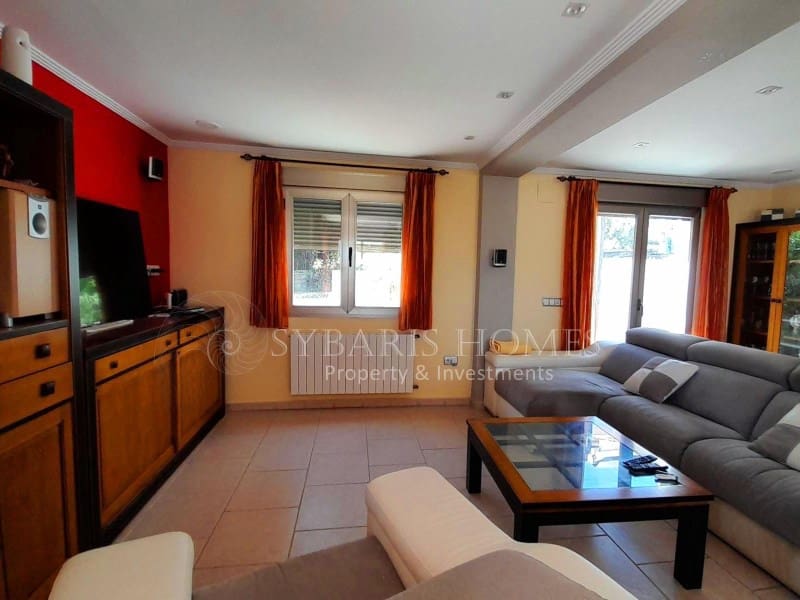 4 slaapkamer Villa te koop in Denia met zwembad garage - € 645.000 (Ref: 8580014)