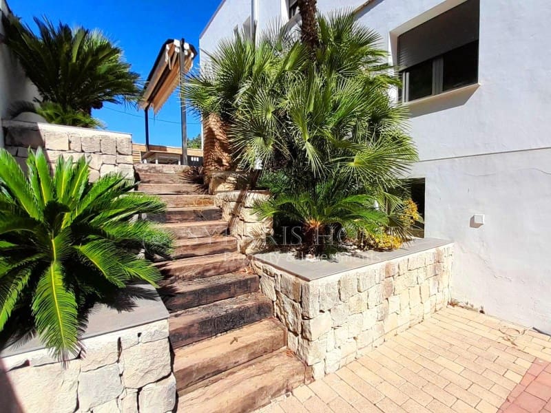 4 slaapkamer Villa te koop in Denia met zwembad garage - € 645.000 (Ref: 8580014)