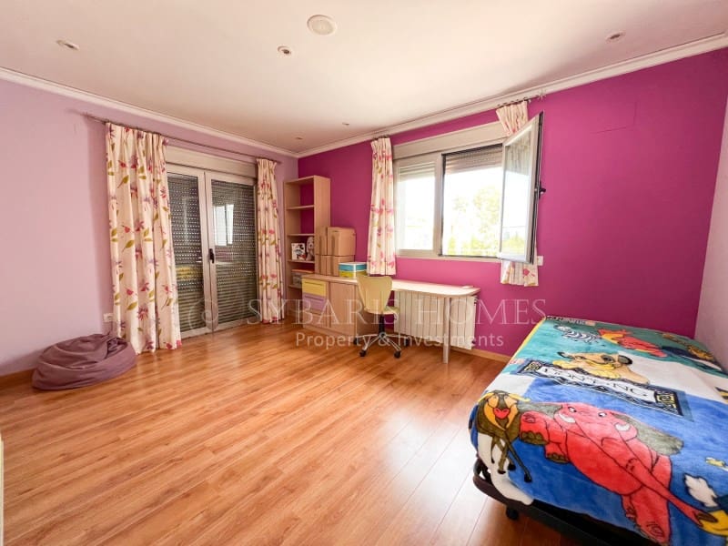 4 slaapkamer Villa te koop in Denia met zwembad garage - € 645.000 (Ref: 8580014)