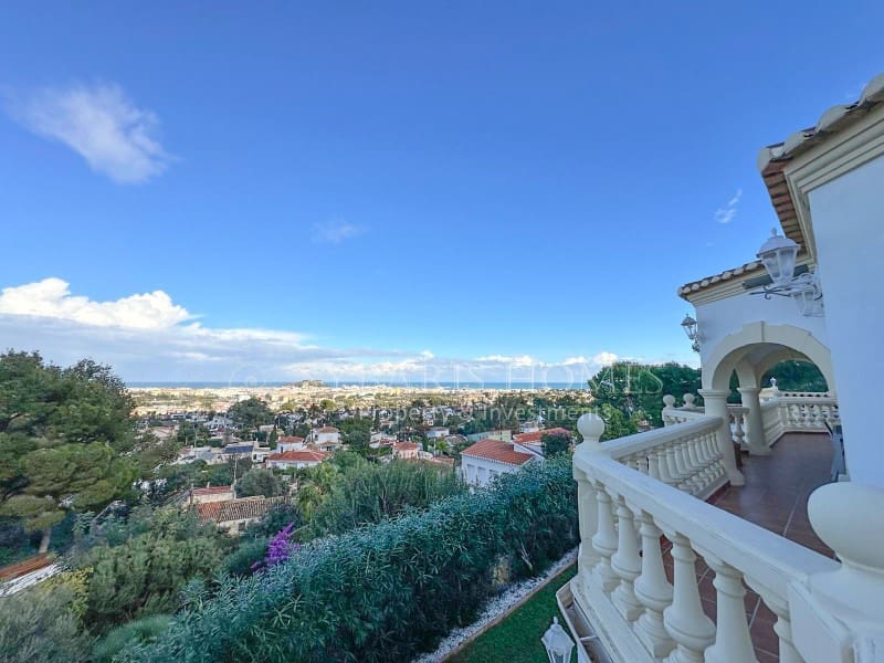 4 soverom Villa til salgs i Denia med svømmebasseng garasje - € 890 000 (Ref: 8694821)