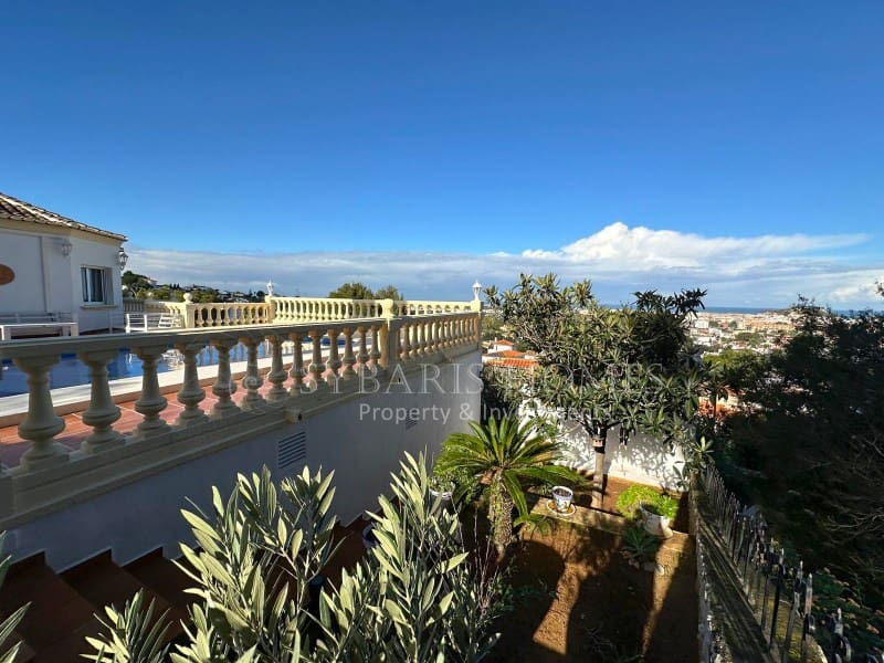 4 soverom Villa til salgs i Denia med svømmebasseng garasje - € 890 000 (Ref: 8694821)