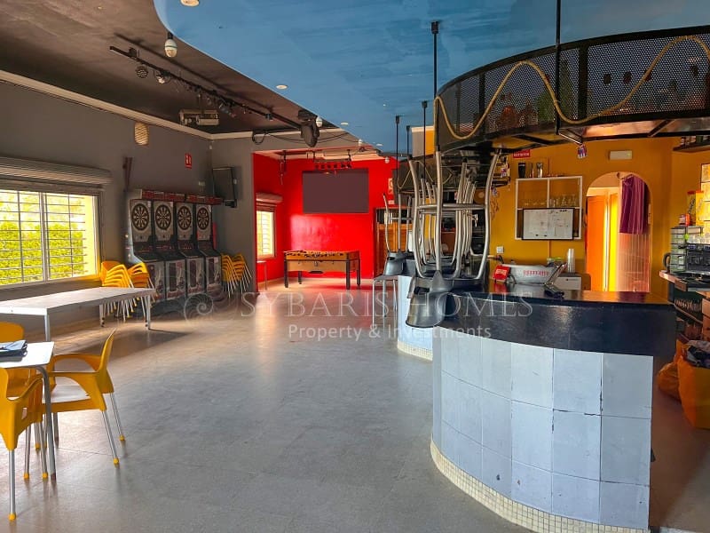 Komercyjne na sprzedaż w Orba z garażem - 299 000 € (Ref: 8735759)