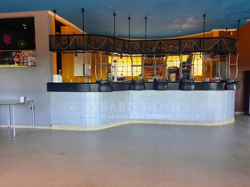 Komercyjne na sprzedaż w Orba z garażem - 299 000 € (Ref: 8735759)