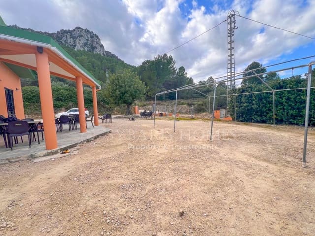 Erhverv til salg i Orba med garage - € 299.000 (Ref: 8735759)