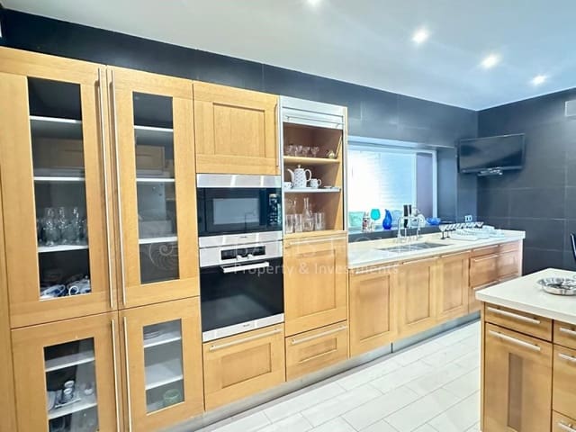 6 bedroom Villa for sale in Las Rotas / Les Rotes, Dénia with pool garage - € 1,850,000 (Ref: 8793716)