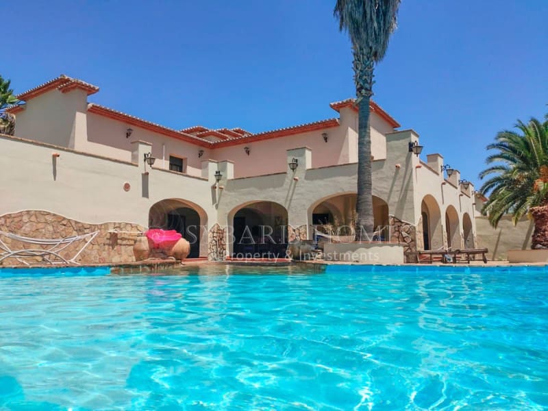 5 soveværelse Villa til salg i Ondara med swimmingpool garage - € 1.490.000 (Ref: 8905749)