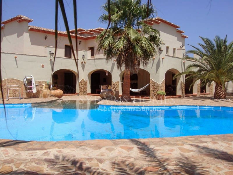 5 soveværelse Villa til salg i Ondara med swimmingpool garage - € 1.490.000 (Ref: 8905749)