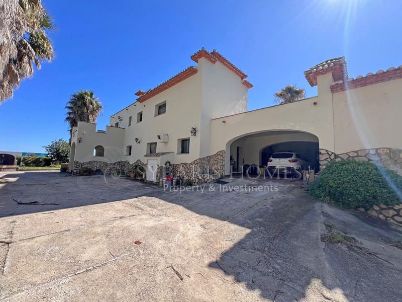 5 soveværelse Villa til salg i Ondara med swimmingpool garage - € 1.490.000 (Ref: 8905749)