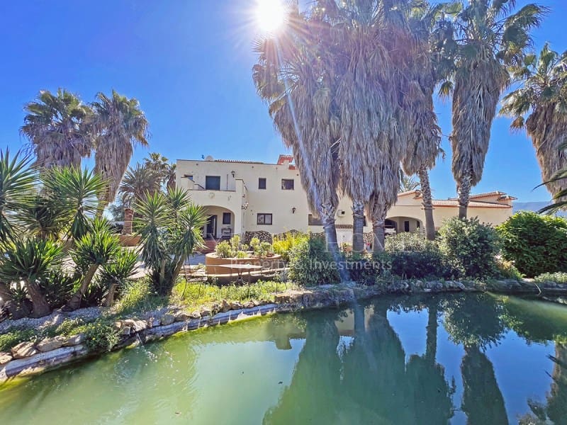 5 soveværelse Villa til salg i Ondara med swimmingpool garage - € 1.490.000 (Ref: 8905749)