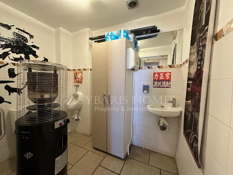 Kommersiell till salu i Denia - 120 000 € (Ref: 8940109)