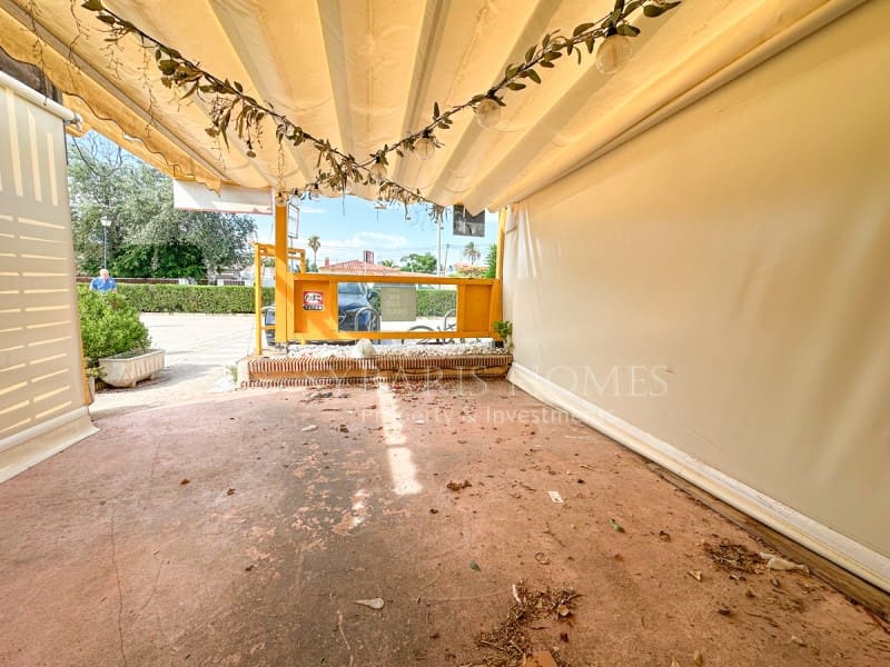 Kommersiell till salu i Denia - 120 000 € (Ref: 8940109)